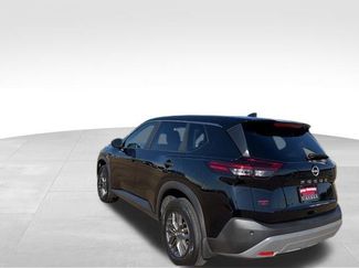 Used 2023 Nissan Rogue S video 2