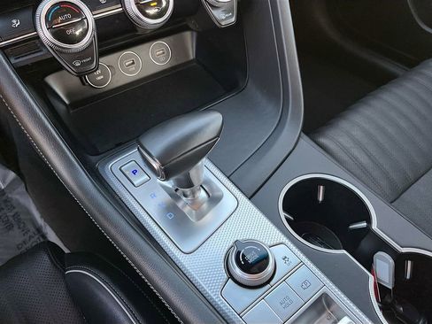 Used 2022 Genesis G70 3.3T RWD image 17
