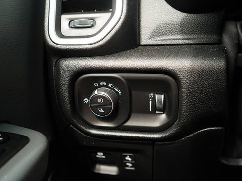 Used 2020 RAM 1500 Big Horn AWD/4WD image 33