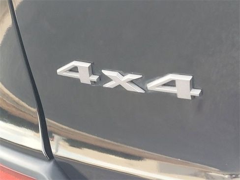 Used 2019 Jeep Cherokee Trailhawk image 12