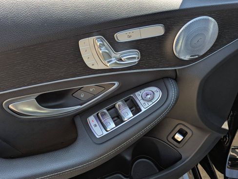 Used 2020 Mercedes-Benz C 300 4MATIC Sedan image 11