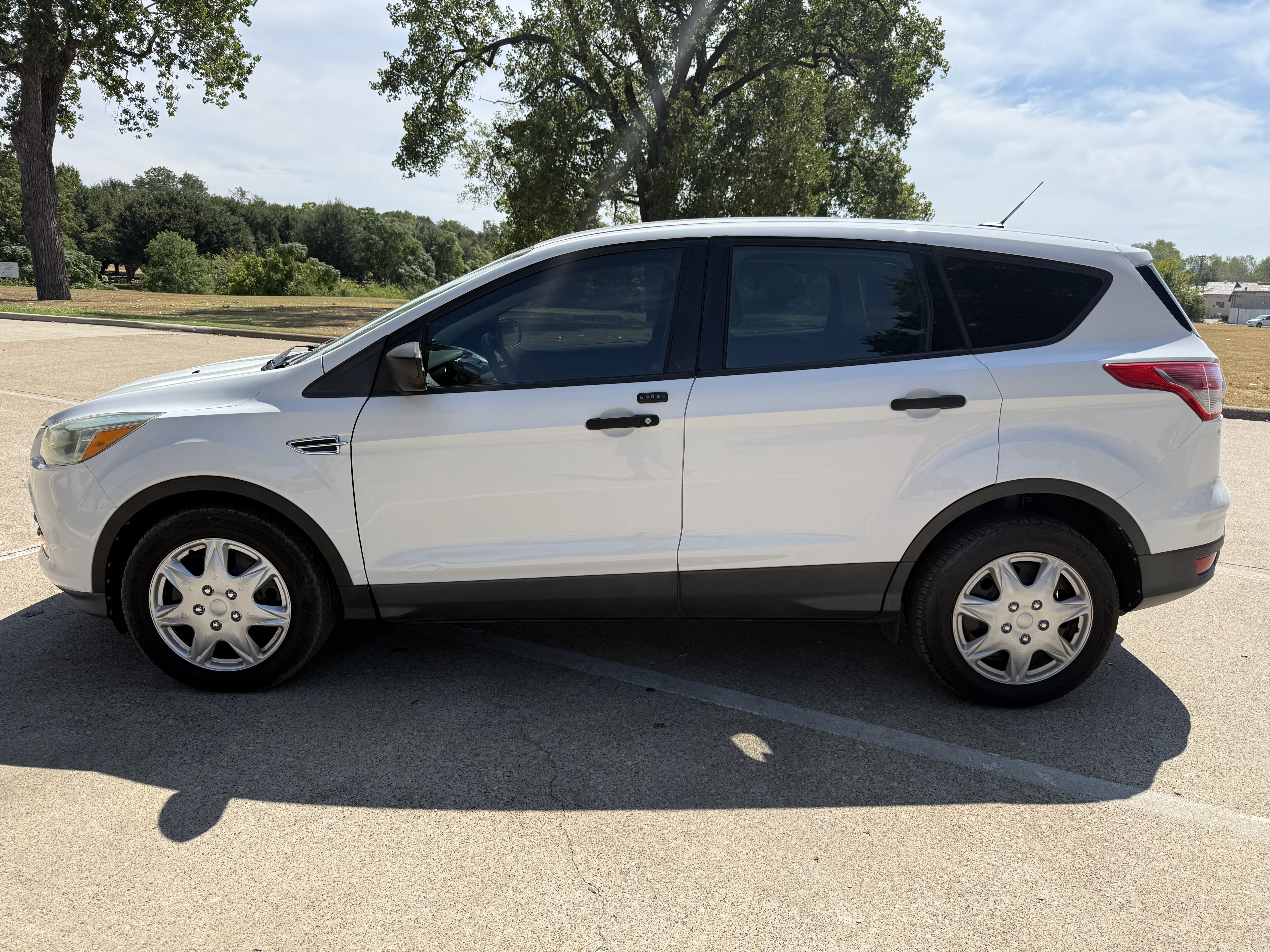 Used 2015 Ford Escape S FWD image 8