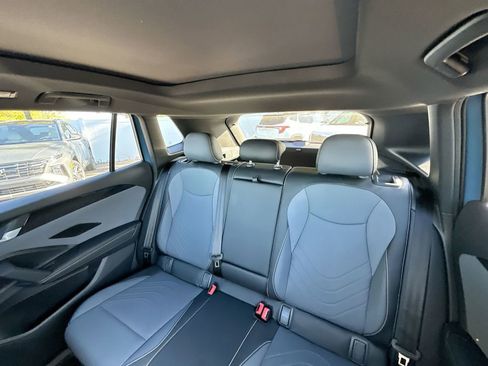 New 2025 Volkswagen Tiguan SE R-Line image 47