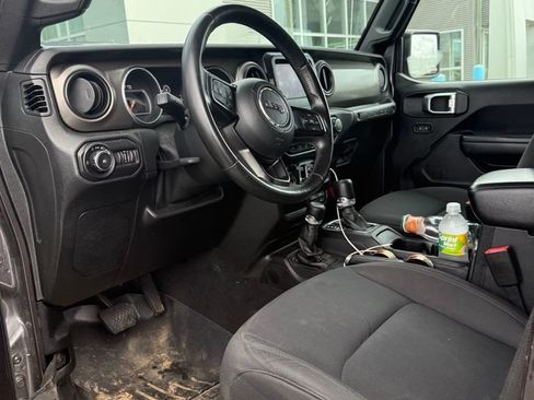 Used 2018 Jeep Wrangler Unlimited Sport S AWD/4WD image 9