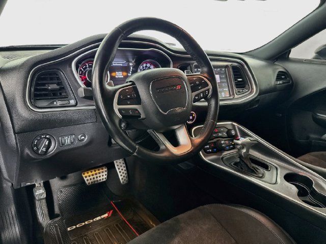 Used 2016 Dodge Challenger R/T Scat Pack w/ Leather Interior Group RWD image 20