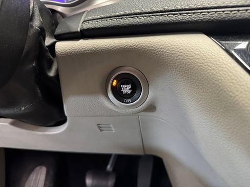 Used 2021 Chrysler Pacifica Touring-L FWD image 20