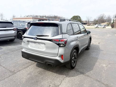 Used 2025 Subaru Forester Premium AWD/4WD image 6