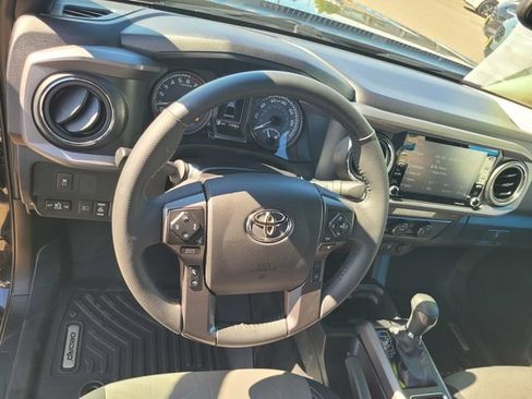 Used 2023 Toyota Tacoma TRD Off-Road AWD/4WD image 30