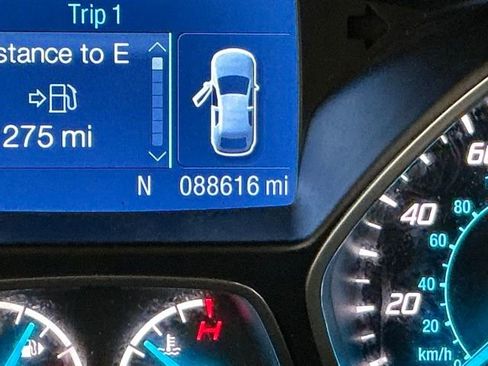 Used 2015 Ford Escape SE image 31