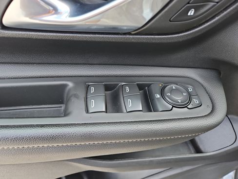 Used 2024 GMC Terrain SLE image 20