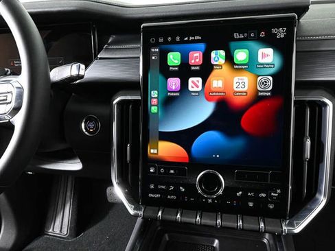 New 2025 GMC Acadia Elevation image 16