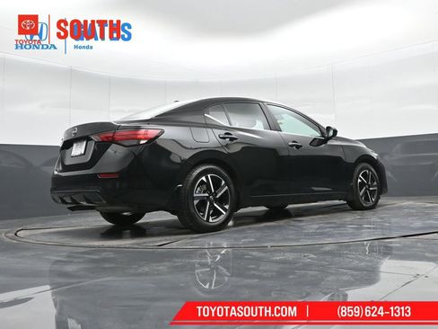 Used 2025 Nissan Sentra SV image 37