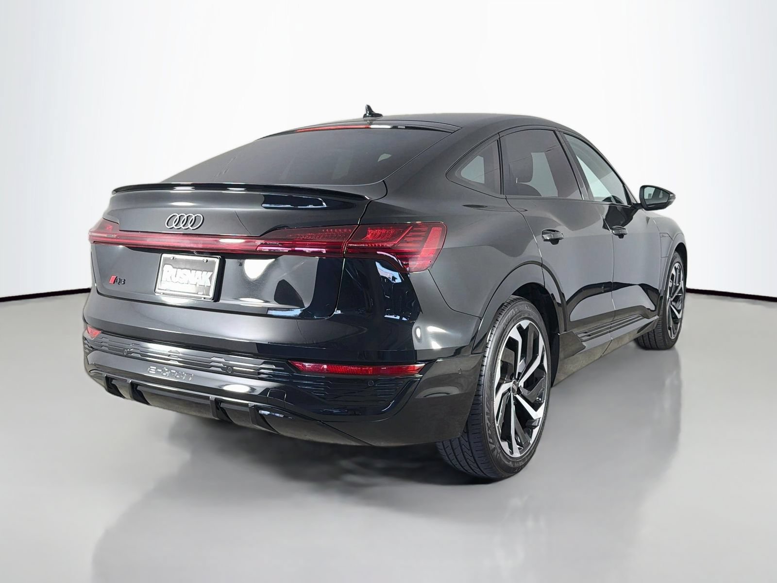 Certified 2024 Audi Q8 e-tron Prestige w/ Prestige Package AWD/4WD image 7