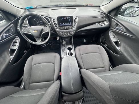 Used 2017 Chevrolet Malibu LT FWD image 12