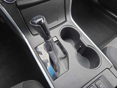 Used 2015 Toyota Camry LE image 27