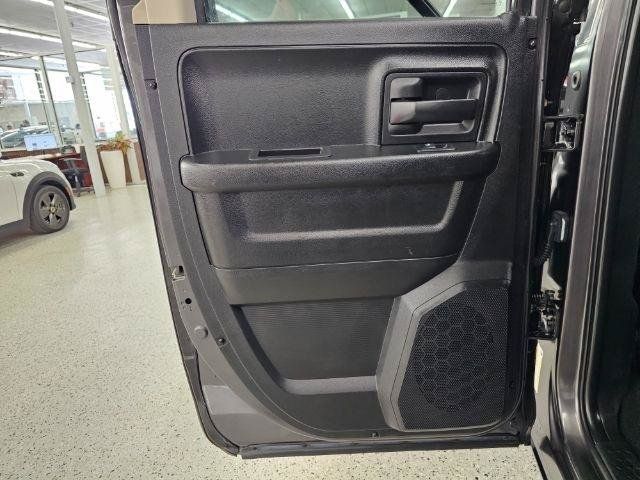 Used 2018 RAM 1500 Express AWD/4WD image 26
