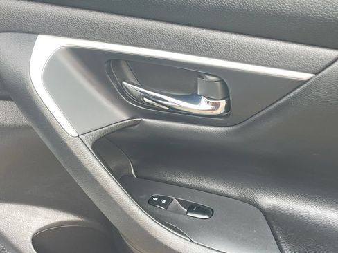 Used 2017 Nissan Altima 2.5 S w/ Power Driver Seat Package FWD image 13