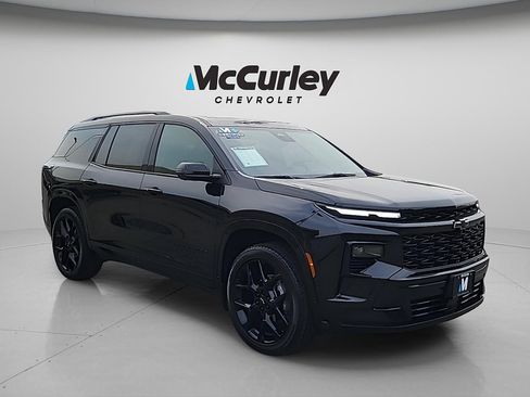 Used 2025 Chevrolet Traverse RS w/ LPO, Floor Liner Package AWD/4WD image 1