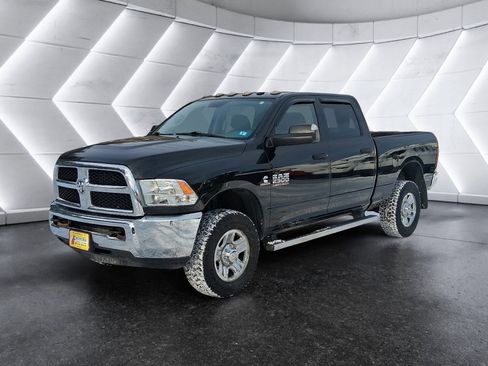 Used 2018 RAM 2500 Tradesman w/ Chrome Appearance Group image 2