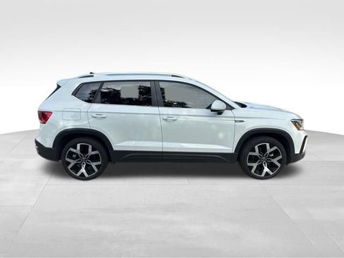 Used 2022 Volkswagen Taos SEL AWD/4WD image 2