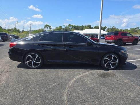 Used 2022 Honda Accord Sport image 3