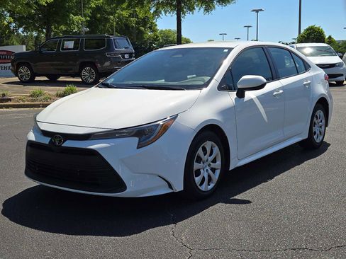 Used 2024 Toyota Corolla LE FWD image 3