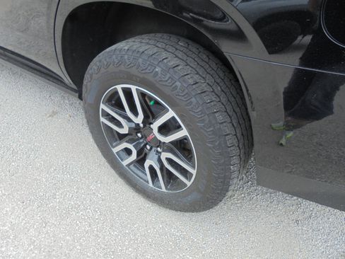 Used 2023 GMC Yukon AT4 w/ LPO, Floor Liner Package image 7