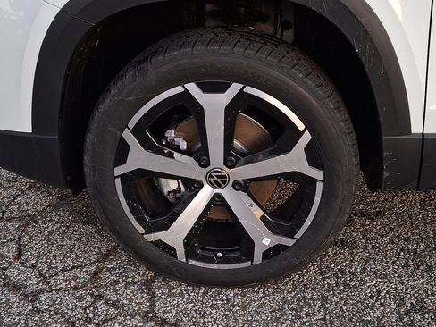 New 2025 Volkswagen Taos SEL AWD/4WD image 18