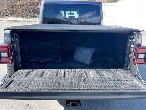 Used 2021 Jeep Gladiator Overland image 29