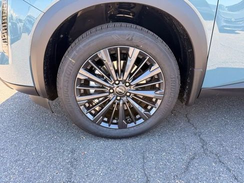 New 2026 Nissan Pathfinder SL image 10