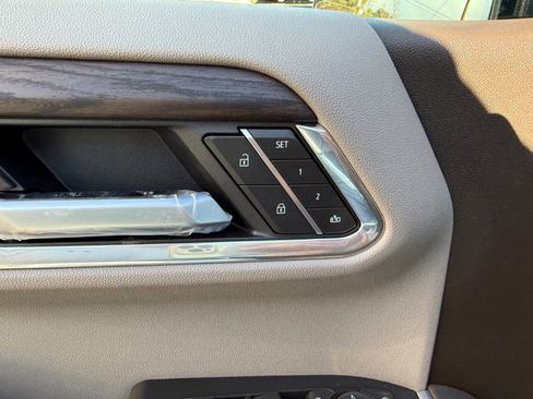 New 2026 GMC Sierra 1500 SLT w/ SLT Premium Package image 25