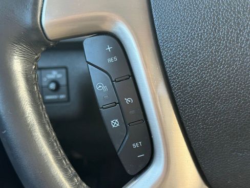 Used 2015 GMC Acadia Denali image 16