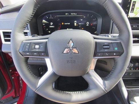 New 2025 Mitsubishi Outlander SEL image 24