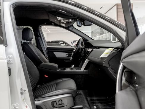 New 2026 Land Rover Discovery Sport Landmark AWD/4WD image 19