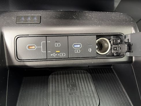 Used 2024 Hyundai Kona Limited AWD/4WD image 26
