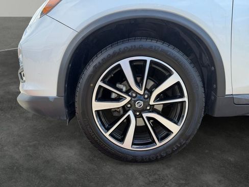Used 2019 Nissan Rogue SL AWD/4WD image 4