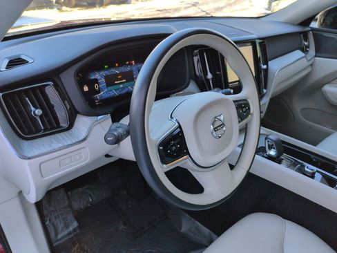 Certified 2023 Volvo XC60 T8 Plus image 14