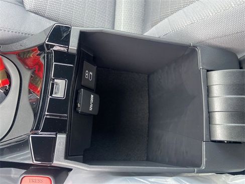 Used 2025 Toyota Corolla SE image 21