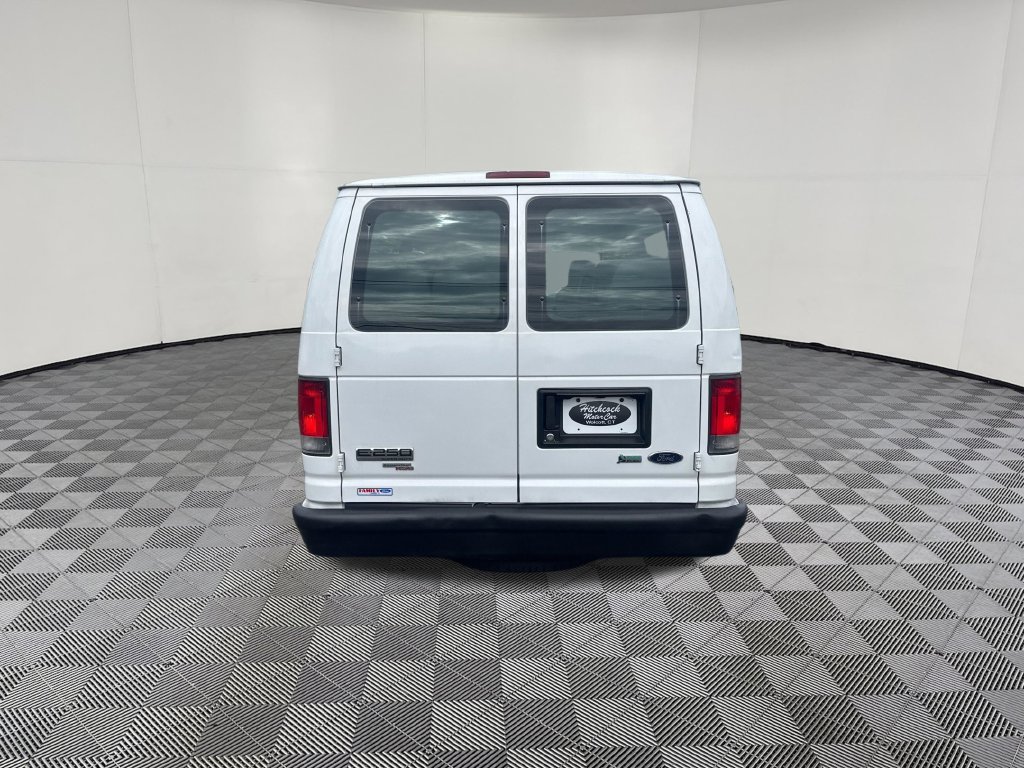 Used 2014 Ford E-250 and Econoline 250 Extended w/ Power Group RWD image 5