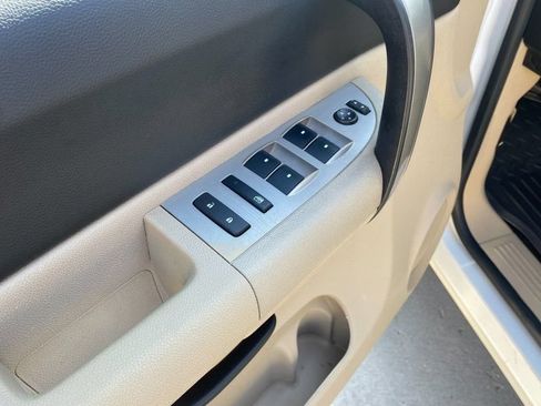 Used 2008 Chevrolet Silverado 2500 LT w/ 1LT Convenience Package AWD/4WD image 12