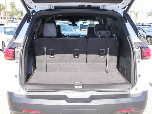 Used 2023 Chevrolet Traverse RS w/ LPO, Cargo Package image 27