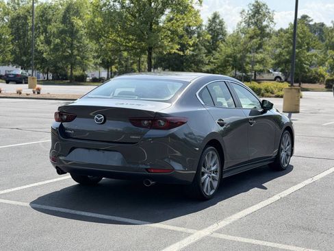 Used 2023 MAZDA MAZDA3 s FWD image 7