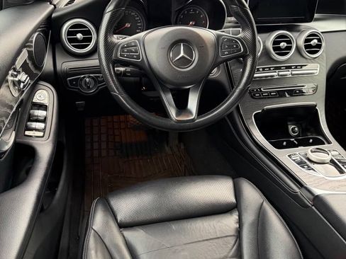 Used 2018 Mercedes-Benz GLC 300 4MATIC image 5