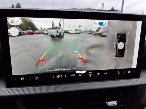 Used 2025 Ford Explorer Platinum w/ Ultimate Package image 19