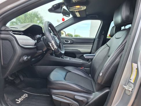 Used 2024 Jeep Compass Latitude AWD/4WD image 11