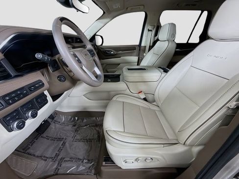 Used 2024 GMC Yukon Denali w/ Advanced Technology Package image 22
