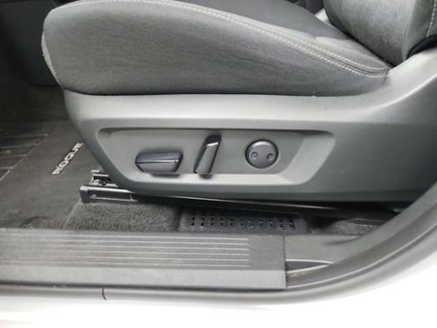 Used 2024 Nissan Rogue SV AWD/4WD image 20