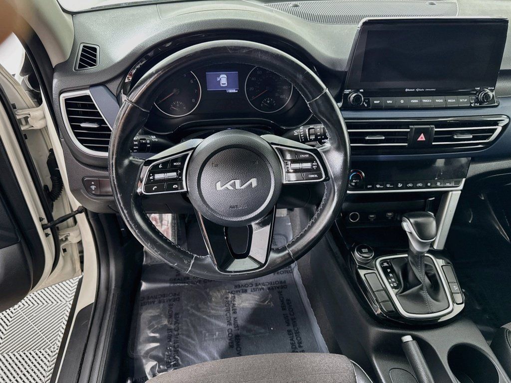 Used 2022 Kia Seltos S FWD image 13