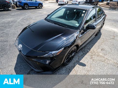Used 2025 Toyota Camry SE image 20