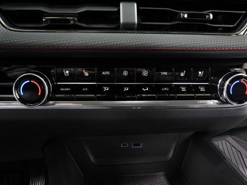 New 2026 Chevrolet Equinox RS w/ Convenience Package III FWD image 11